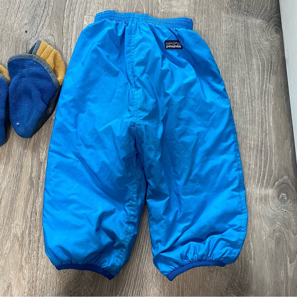 Patagonia and North Face Cozy Bundle, Reversible Jacket and Quilted Joggers - Picture 2 of 15